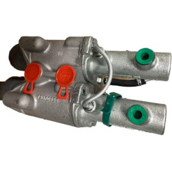 New Holland G240 E9NN2A064AEN Brake master cylinder