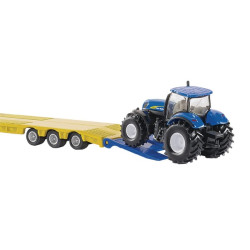 Sunkvežimis su New Holland traktoriais S01805